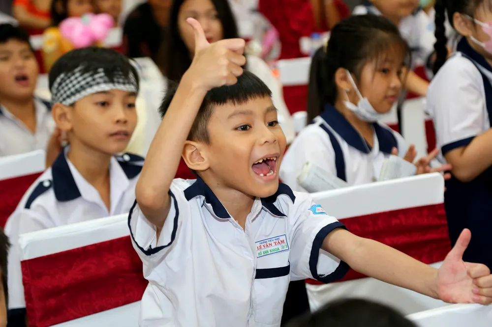 toan-canh-anh-sang-den-bac-lieu (20).JPG