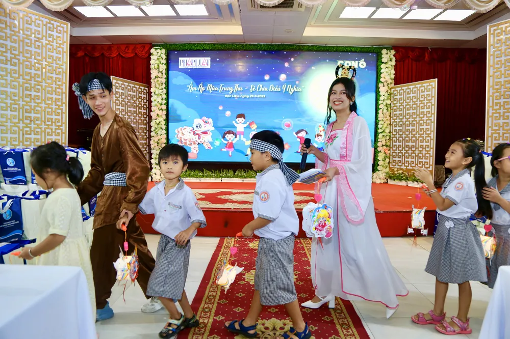 toan-canh-anh-sang-den-bac-lieu (22).jpg