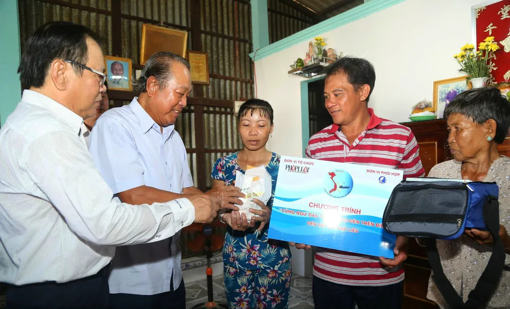 toan-canh-anh-sang-den-bac-lieu (3).JPG