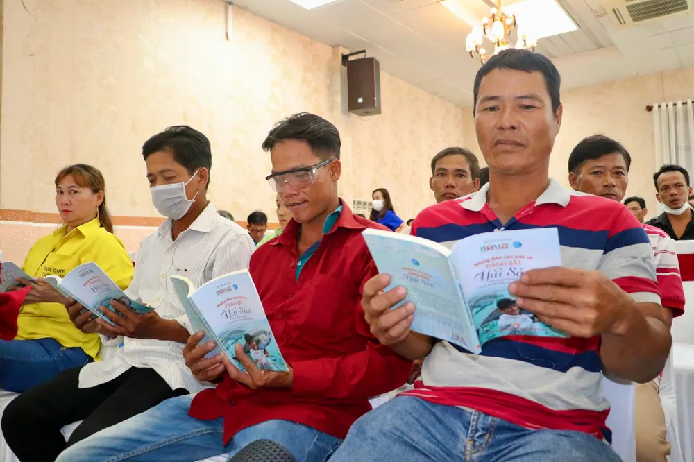 toan-canh-anh-sang-den-bac-lieu (7).JPG