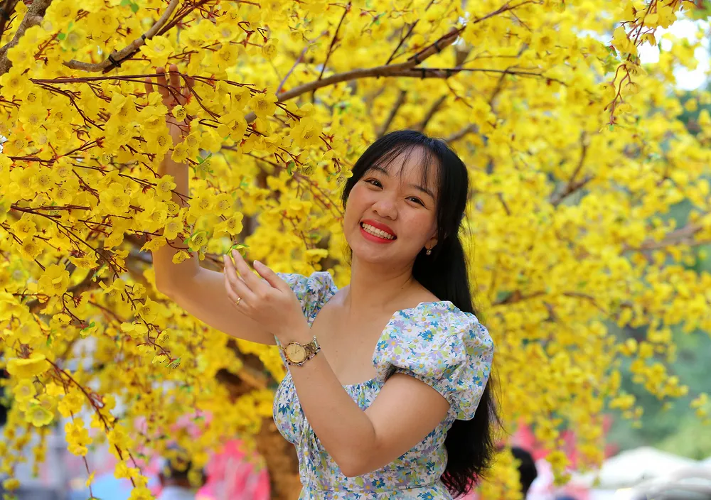 chen chân chụp ảnh mai vàng ở tphcm (11).JPG