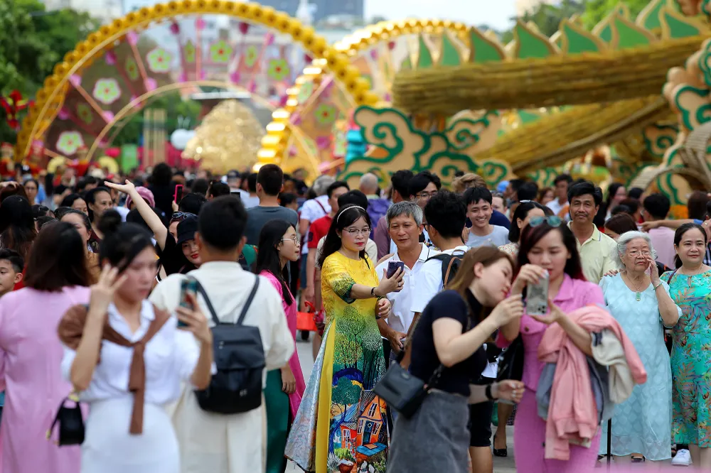 ngày cuối mở cửa đường hoa nguyễn huệ (5).JPG