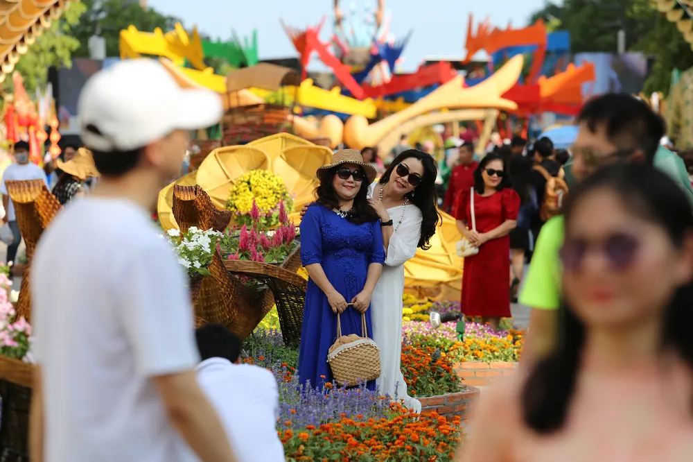 ngày cuối mở cửa đường hoa nguyễn huệ (7).JPG