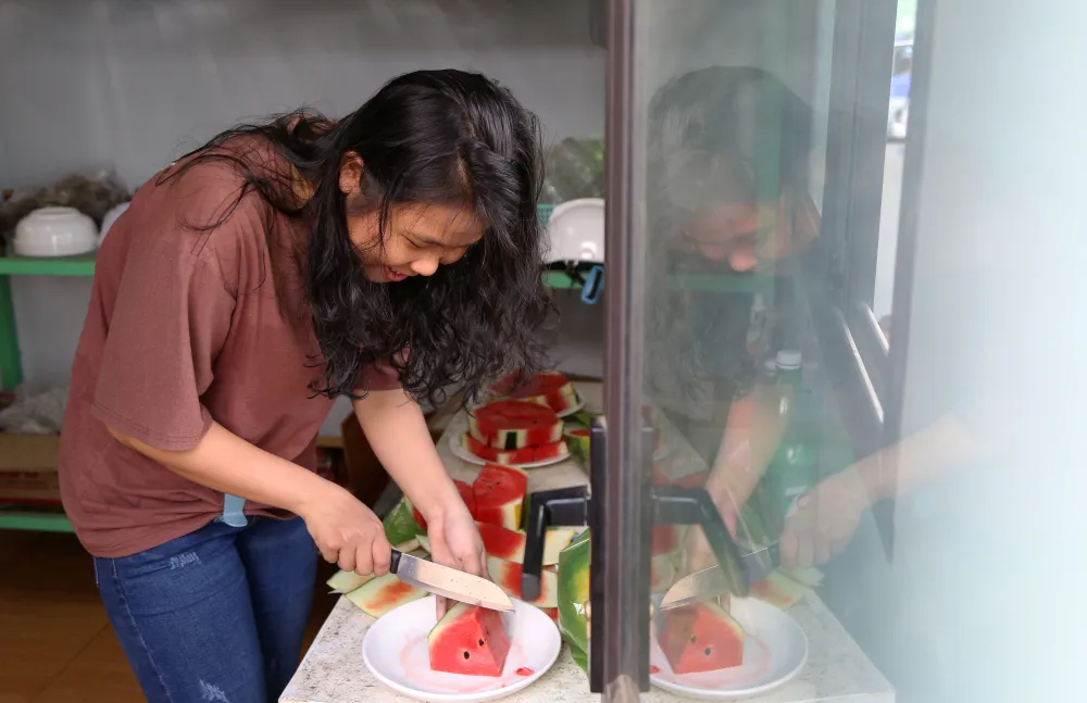 những anh nuôi của hàng trăm công nhân vành đai 3 tphcm (14).JPG