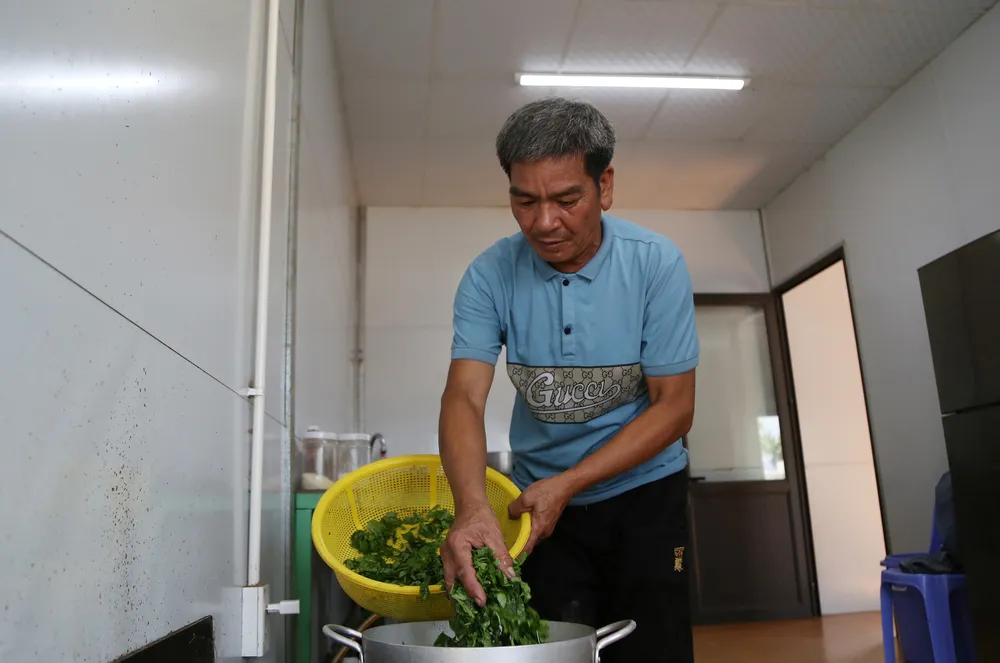 những anh nuôi của hàng trăm công nhân vành đai 3 tphcm (5).JPG