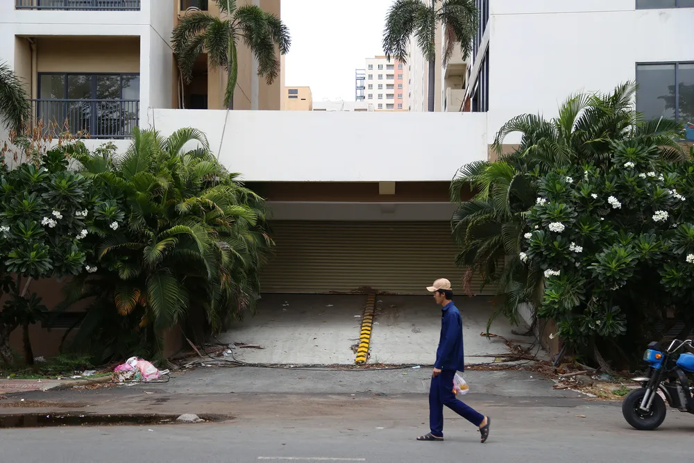 Cảnh hoang tàn của 3.790 căn hộ tái định cư ở Thủ Thiêm sắp được đấu giá cuối năm nay (7).JPG