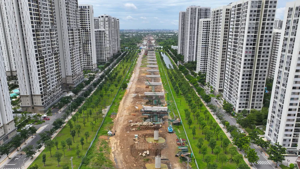 Ngắm những trụ cầu của dự án vành đai 3.JPG