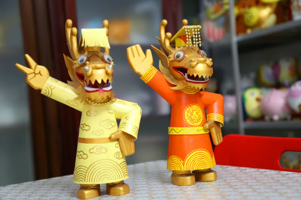 Độc đáo Bé Na làm từ ống nước của người họa sĩ già (16).JPG