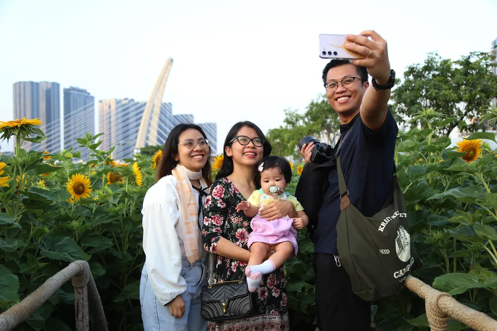 bờ sông Sài Gòn phía Thủ Thiêm (14).JPG