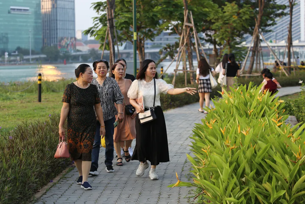 bờ sông Sài Gòn phía Thủ Thiêm (16).JPG