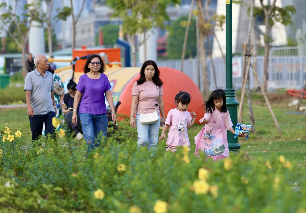 bờ sông Sài Gòn phía Thủ Thiêm (18).jpg