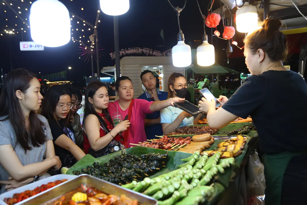 bờ sông Sài Gòn phía Thủ Thiêm (27).JPG