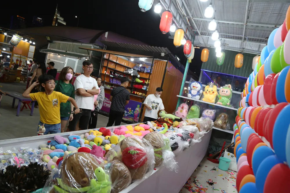 bờ sông Sài Gòn phía Thủ Thiêm (32).JPG