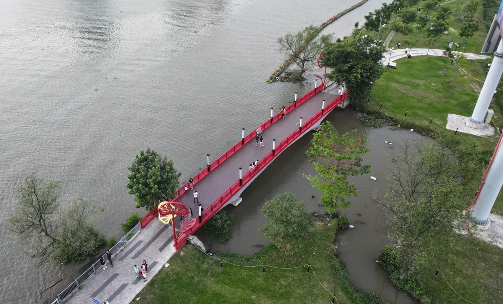 bờ sông Sài Gòn phía Thủ Thiêm (7).JPG