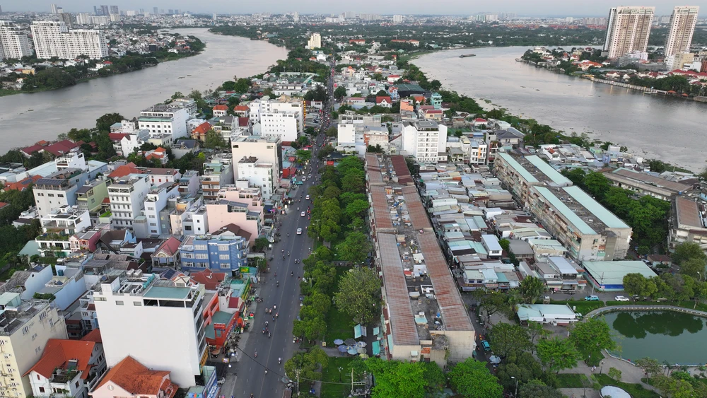 Mới đây, Sở QH - KT TP.HCM đã tổ chức lễ công bố quyết định và trao giải thưởng “Thi tuyển quốc tế Ý tưởng Quy hoạch - Kiến trúc bán đảo Bình Quới - Thanh Đa”. bán đảo thanh đa (3).JPG