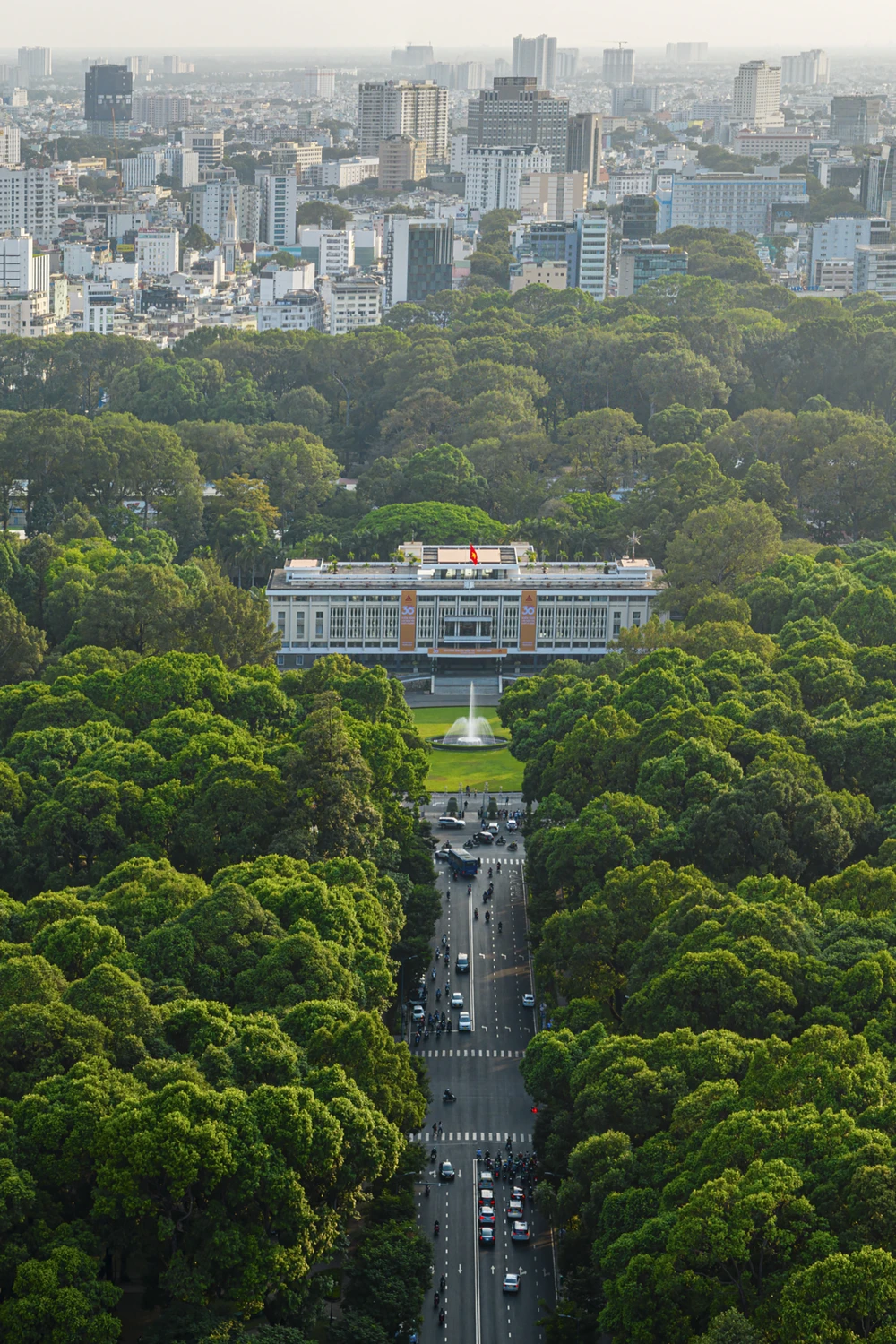 Giữa lòng đô thị, một mảng xanh dịu mát_Tô Chí Hùng.jpg