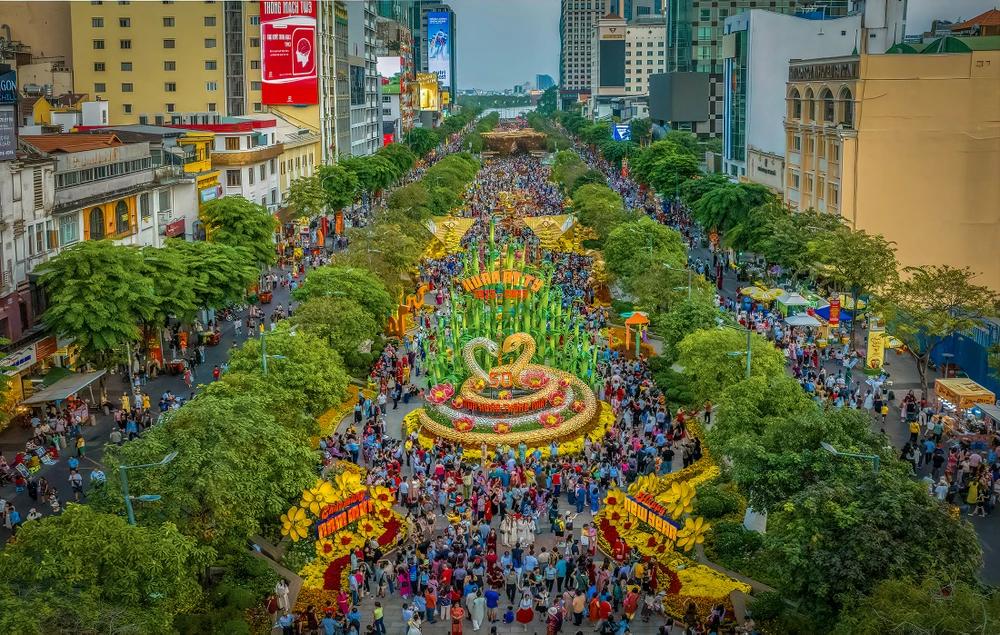 Năm mươi mùa xuân thống nhất_Nguyễn Trang Kim Cương.jpg