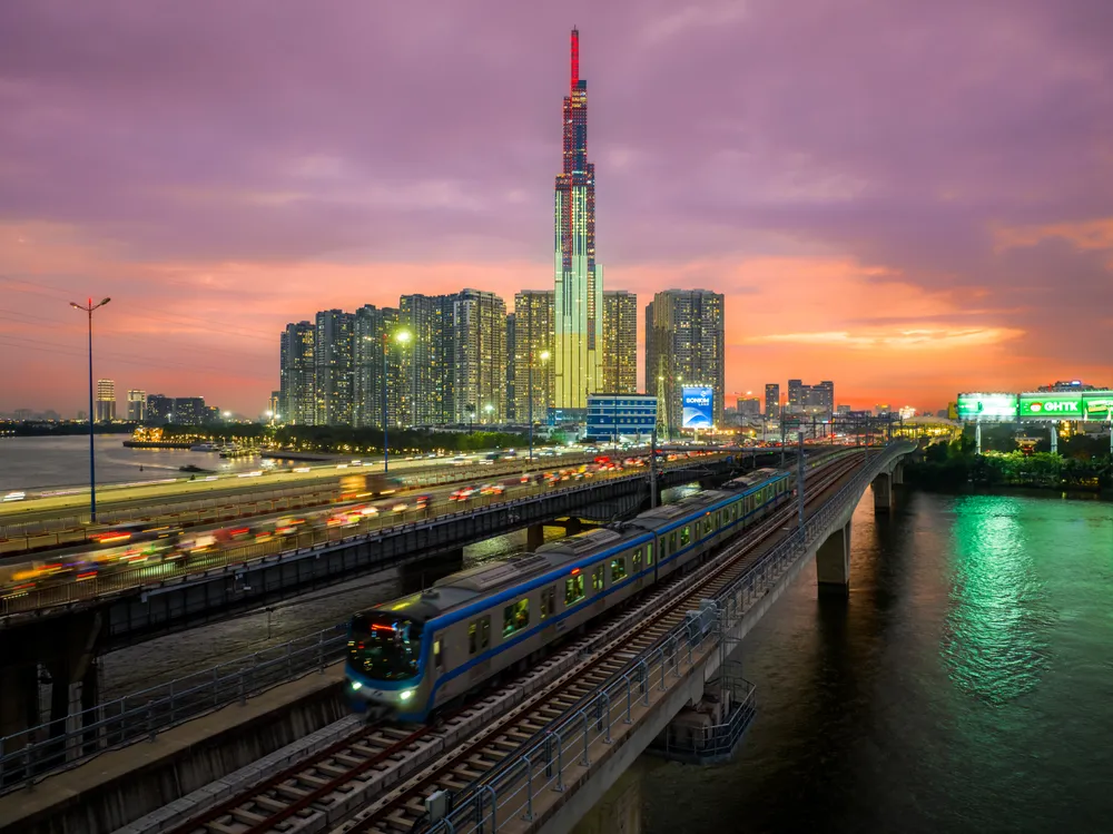 Giao thông công cộng giúp TP.HCM xanh hơn_TÔ CHÍ HÙNG.jpg