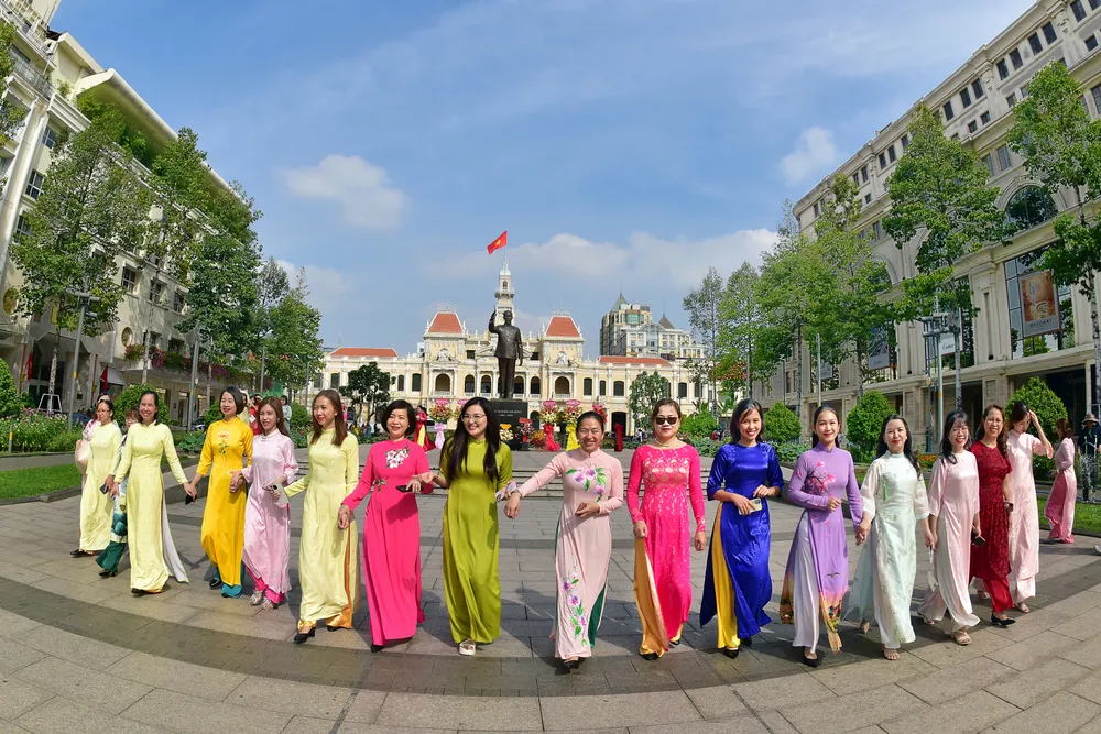 SẮC MÀU LỄ HỘI_NGUYỄN HỮU TUẤN.jpg