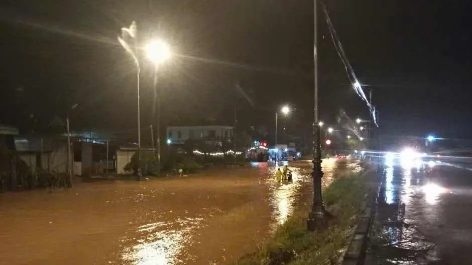 Quoc lo - 20 - ngap - nang.jpg