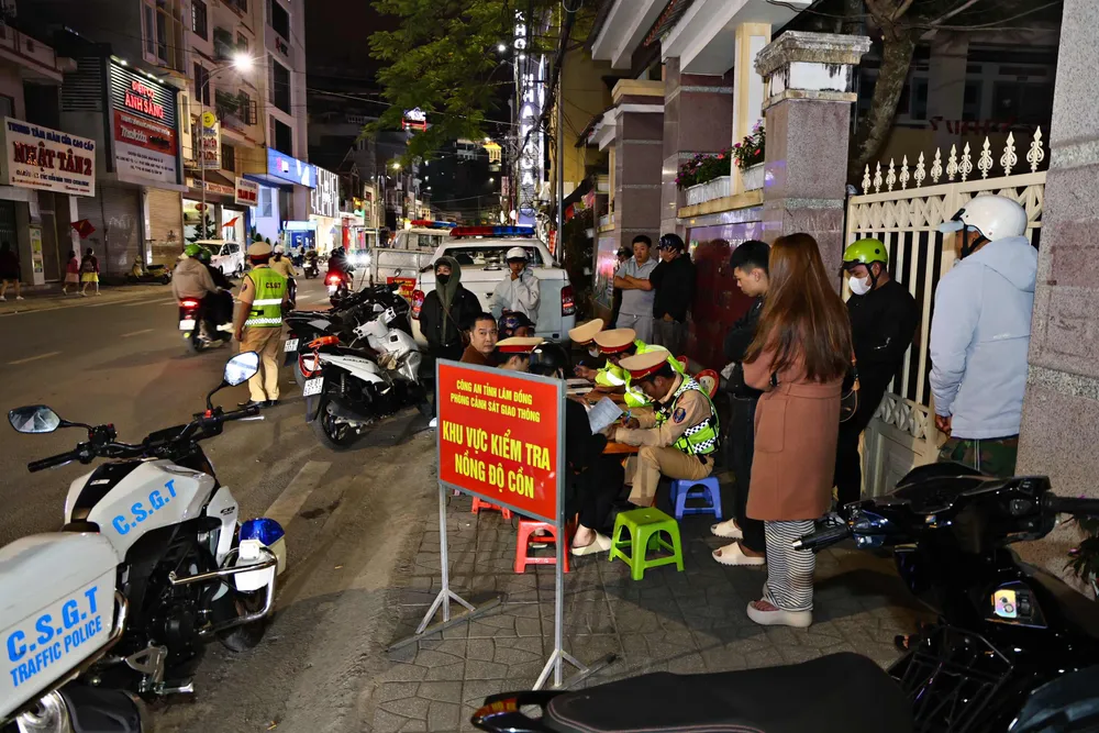 Lam - Dong - thoi - nong - d0- con.jpg