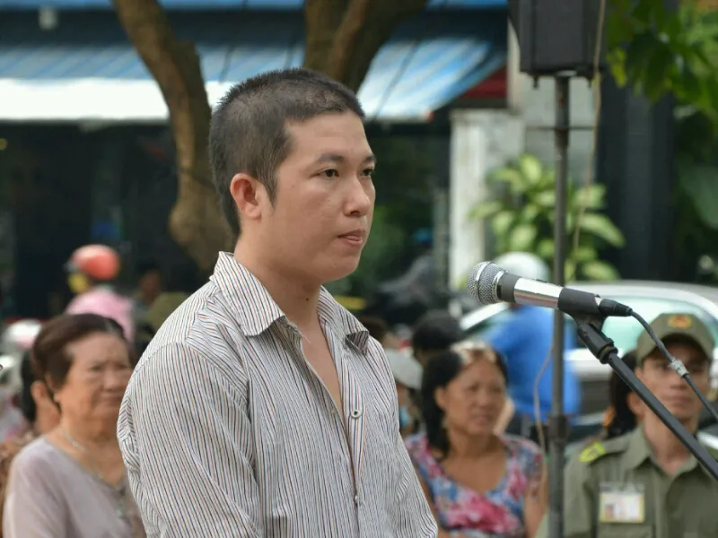 Giữ xe cạy cốp trộm 200 triệu đồng ảnh 1