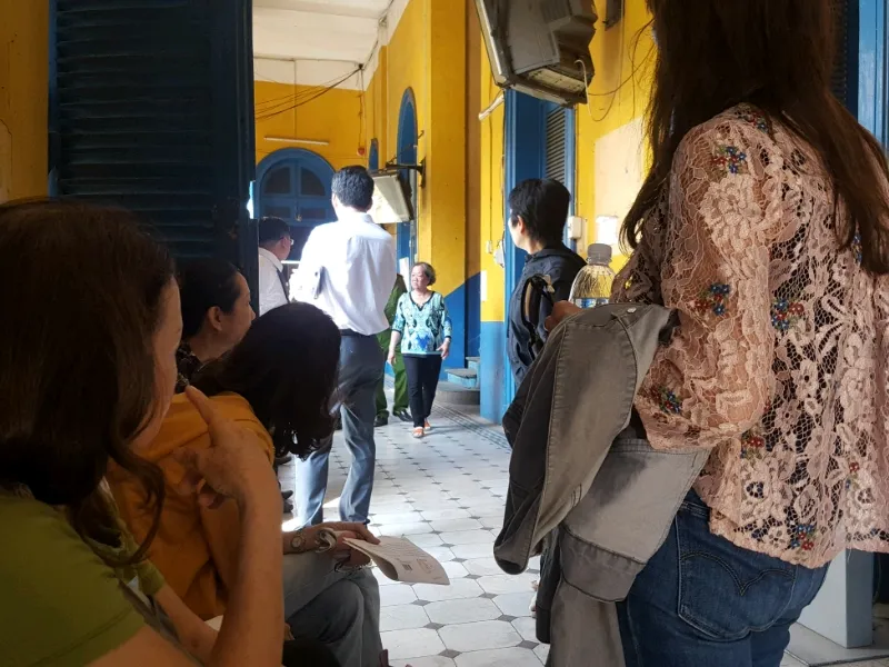 Tạm ngưng xử vụ bà Hứa Thị Phấn vì có người quậy tòa ảnh 1