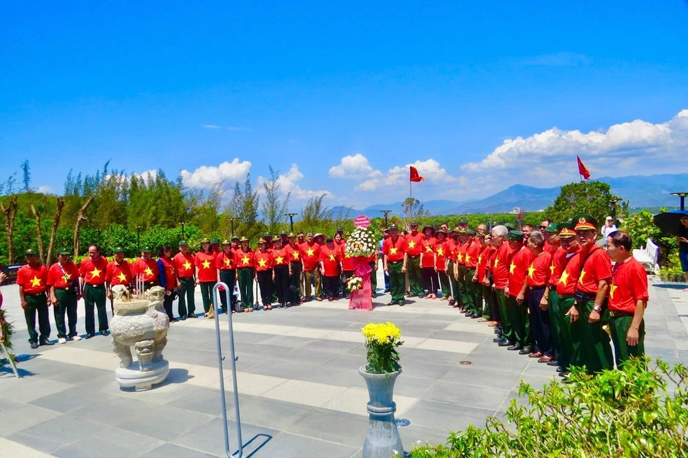 Từ năm 1958 đến nay, sư đoàn 338 thực hiện hai nhiệm vụ chiến lược là huấn luyện cơ động sẵn sàng chiến đấu và làm nhiệm vụ xây dựng kinh tế trên địa bàn một số tỉnh, thành phố trong cả nước. chiến sĩ Gạc Ma 3.jpg