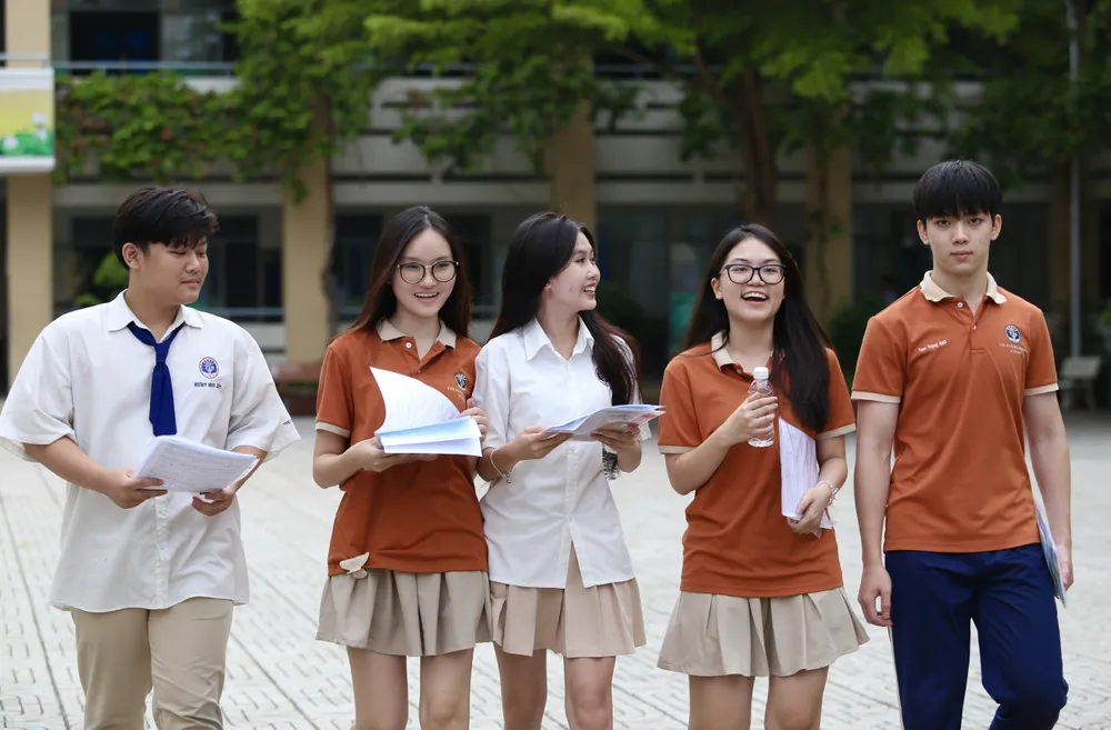 Đề Toán thi tốt nghiệp THPT 2024 1.jpg