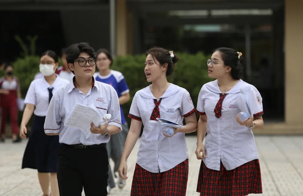 Đề Toán thi tốt nghiệp THPT 2024 5.jpg