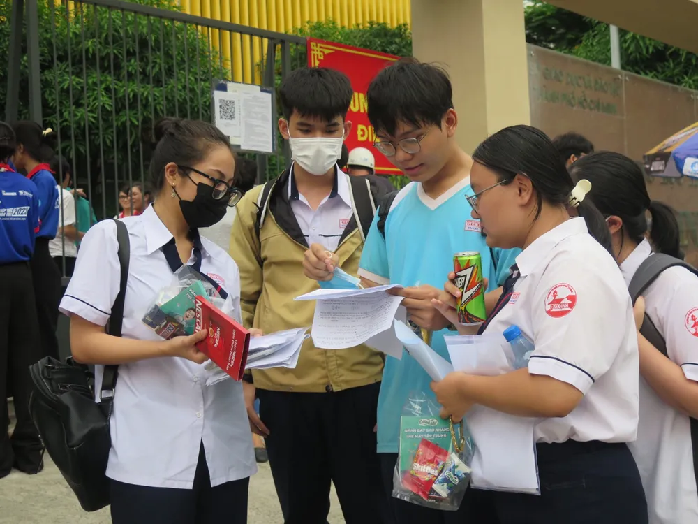 Đề Toán thi tốt nghiệp THPT 2024 PA 2jpg.jpg