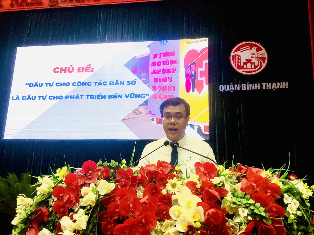 Ông Phạm Chánh Trung, Chi cục trưởng Chi cục Dân số - Kế hoạch hóa gia đình phát biểu tại lễ phát động. mức sinh thấp 4.jpg