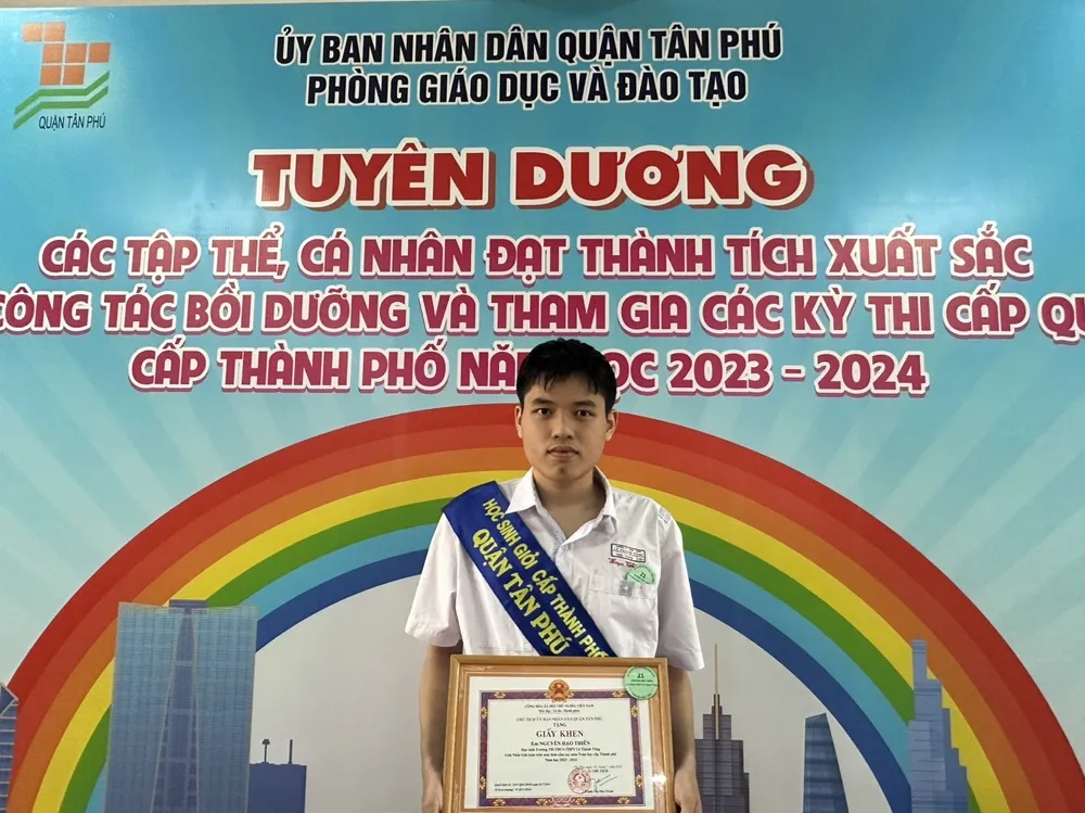 Nguyễn Hạo Thiên là thủ khoa khối A01 toàn quốc kỳ thi tốt nghiệp THPT năm 2024. Ảnh: NTCC thủ khoa khối A01 toàn quốc