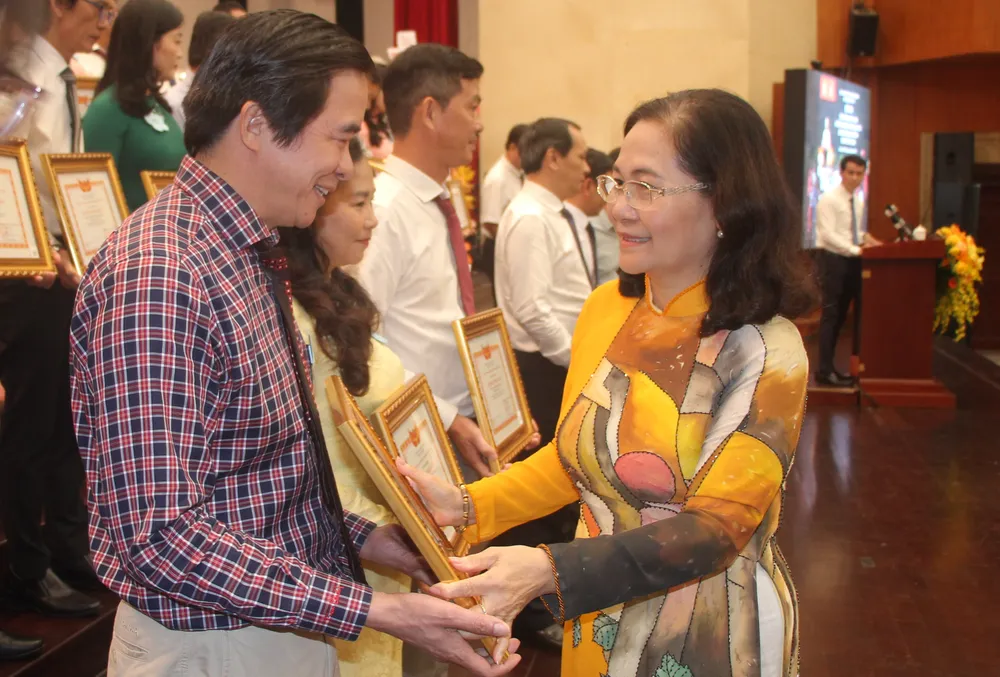 Bà Nguyễn Thị Lệ, Phó Bí thư Thành uỷ, Chủ tịch HĐND TP.HCM cho biết năm học 2023-2024, giáo dục TP đã đạt được những thành tích nổi bật. ngành giáo dục đào tạo.jpg