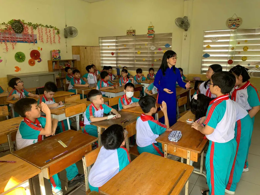 Vụ xin tiền hỗ trợ mua máy tính cá nhân.jpg