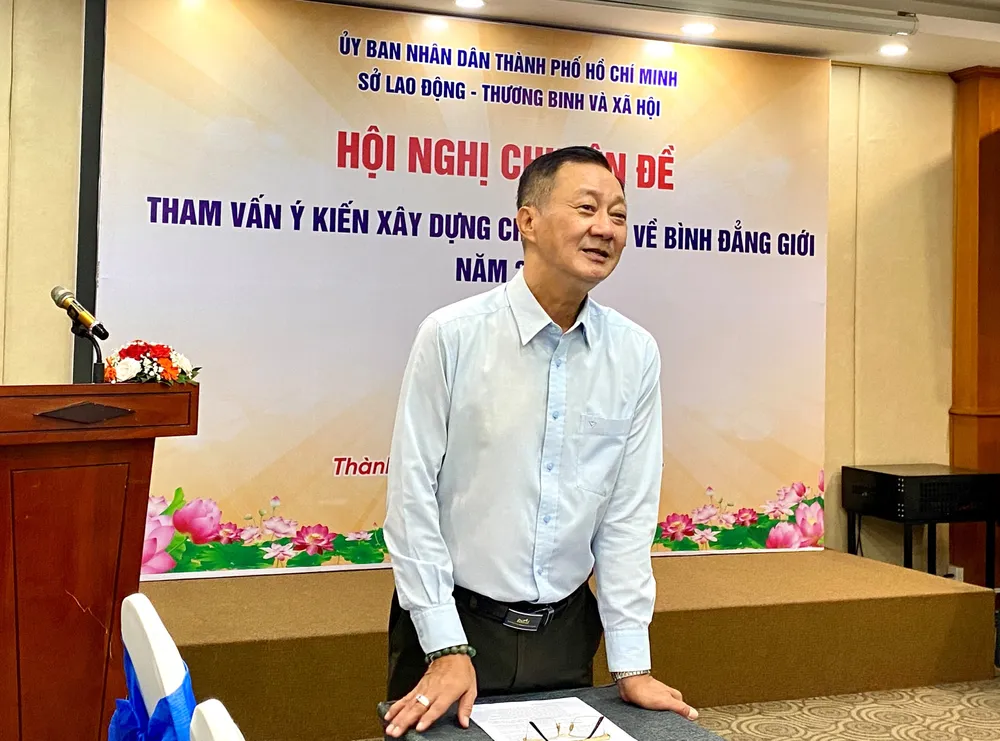 Ông Nguyễn Văn Tính, Phó Trưởng phòng Bảo vệ chăm sóc trẻ em và Bình đẳng giới. Ảnh: NHƯ NGUYỆT binh-dang-gioi-1-7264 (3).jpg