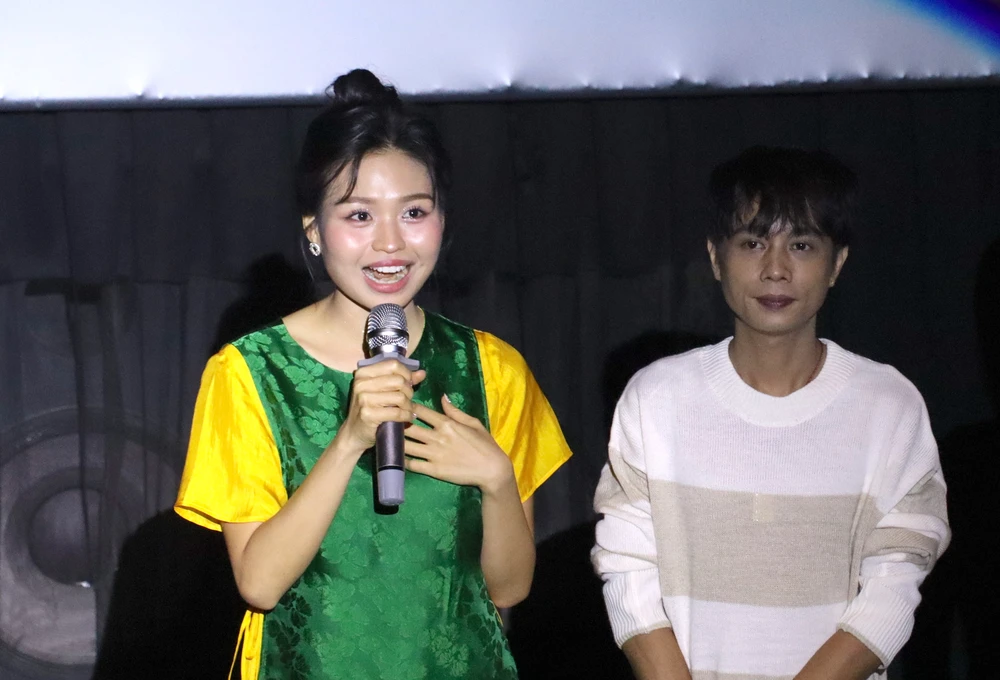 diễn viên lồng tiếng