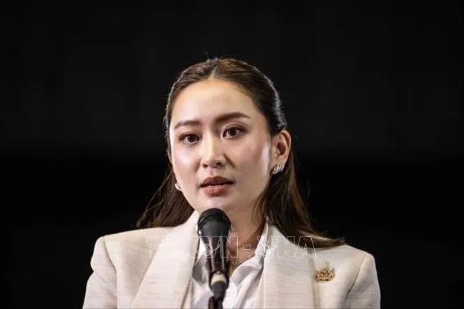 Trên mạng xã hội X, Thủ tướng Thái Lan Paetongtarn Shinawatra gửi lời chia buồn đến gia đình những người đã thiệt mạng và bị thương trong vụ tai nạn máy bay thảm khốc ở Hàn Quốc. “Tôi đã chỉ thị cho Bộ Ngoại giao kiểm tra xem có công dân Thái Lan trên máy bay không, tình hình hiện tại thế nào và hỗ trợ ngay lập tức” - bà Paetongtarn cho hay. tai-nan-may-bay-o-Han-Quoc-8.jpg