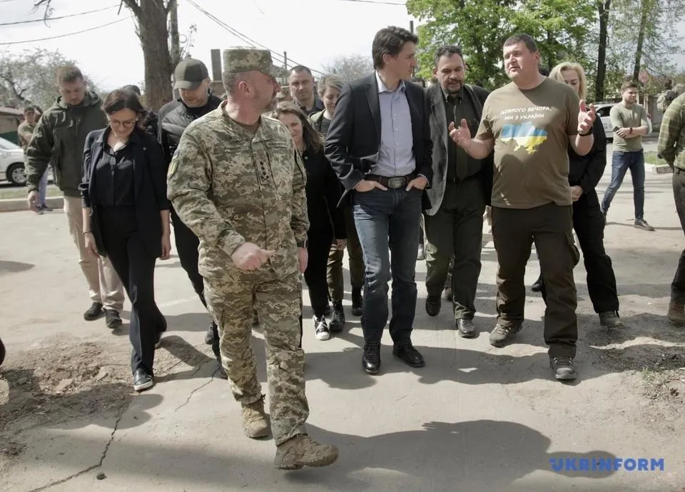 Thủ tướng Canada Justin Trudeau đến thăm Kiev ngày 8-5. Ảnh: UKRINFORM Thủ tướng Canada Justin Trudeau đến thăm Kiev ngày 8-5. Ảnh: UKRINFORM