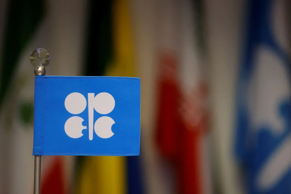 Các nước thành viên OPEC+ khẳng định không bị Saudi Arabia ép buộc thông qua quyết định giảm sản lượng dầu. Ảnh: REUTERS