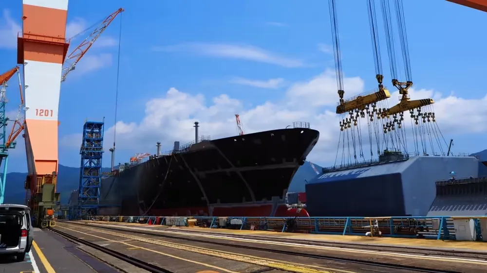 Một bến tàu tại nhà máy đóng tàu Koyagi của Tập đoàn Công nghiệp nặng Mitsubishi, Nhật. Ảnh: HẢI QUÂN MỸ Một bến tàu tại nhà máy đóng tàu Koyagi của Tập đoàn Công nghiệp nặng Mitsubishi, Nhật. Ảnh: HẢI QUÂN MỸ