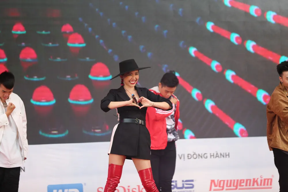 Nhiều mẫu máy khủng xuất hiện tại Canon EXPO 2017 ảnh 4