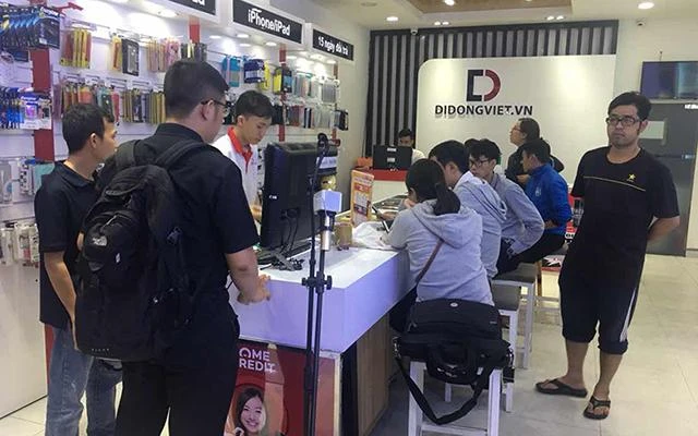 Samsung Galaxy S9 và S9+ chính hãng giảm gần 7 triệu đồng ảnh 2