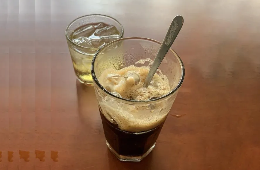 Uống cà phê có thể làm giãn đoạn giấc ngủ của bạn. Ảnh: NHẬT LINH Uống cà phê có thể làm giãn đoạn giấc ngủ của bạn. Ảnh: NHẬT LINH