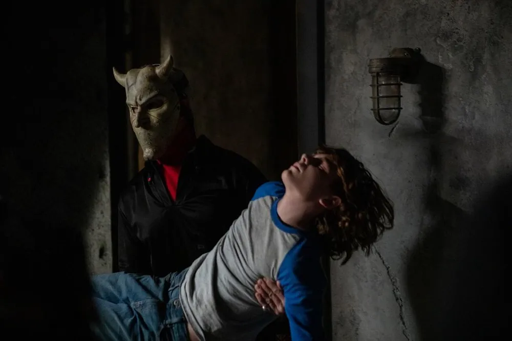 Cậu bé Finney Shaw. Cậu bé Finney Shaw.