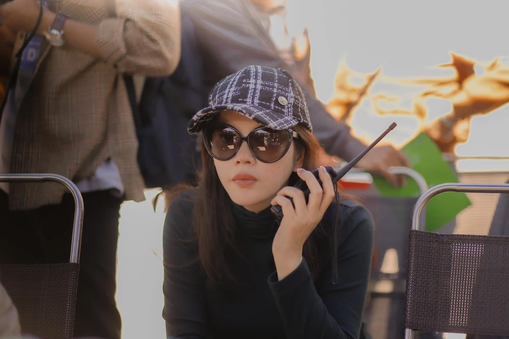 Lý Nhã Kỳ quyết định chơi lớn khi đưa vào phim nhiều đạo cụ đắt đỏ. Ảnh: PHP