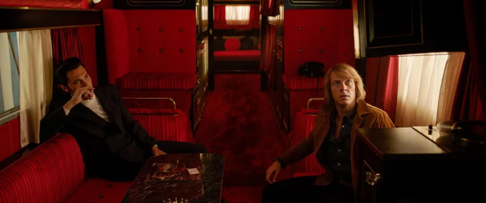 Elvis và người quản lý Tom Parker Elvis và người quản lý Tom Parker