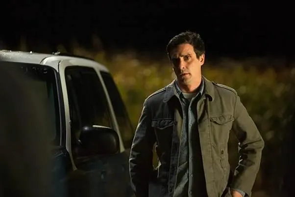 Nhân vật Max (do James Ransone thủ vai) Nhân vật Max (do James Ransone thủ vai)