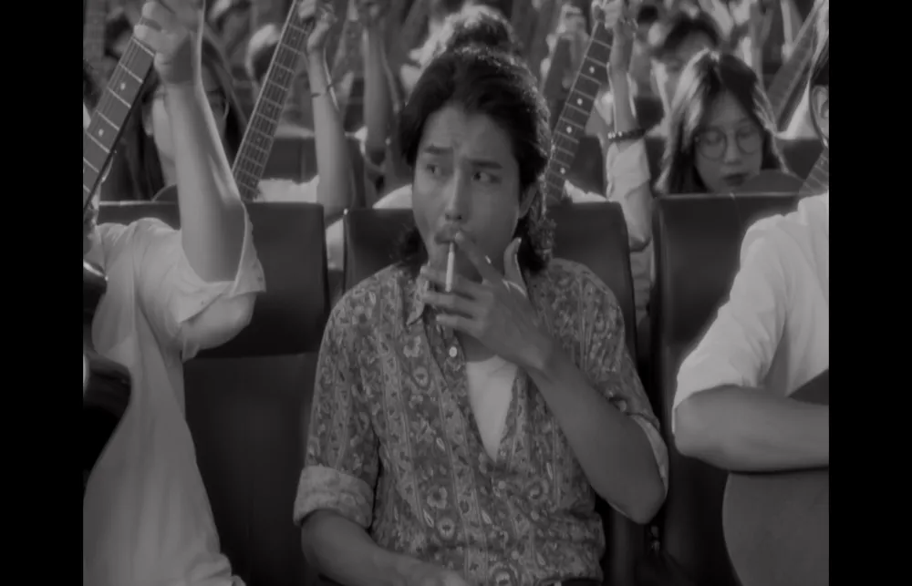 &quot;Em và Trịnh&quot; gửi thông điệp về việc hút thuốc trong rạp của khản giả.