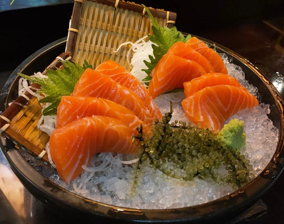 Cá hồi rất giàu omega 3. Ảnh: NHẬT LINH